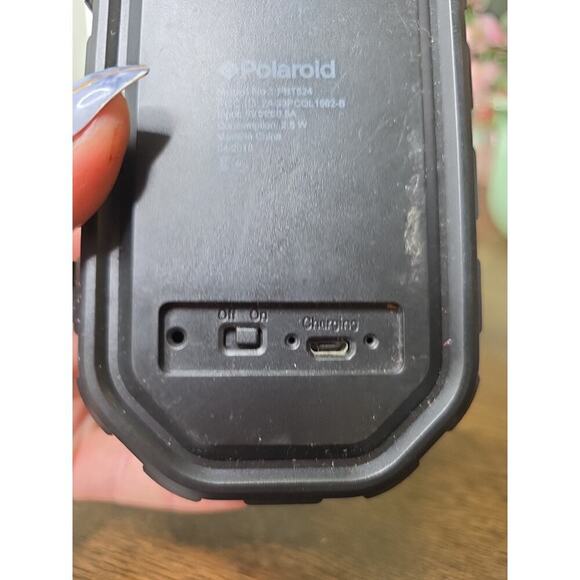 Polaroud model# PBT524 Wireless Portable Bluetooth Speaker Black - Picture 6 of 16